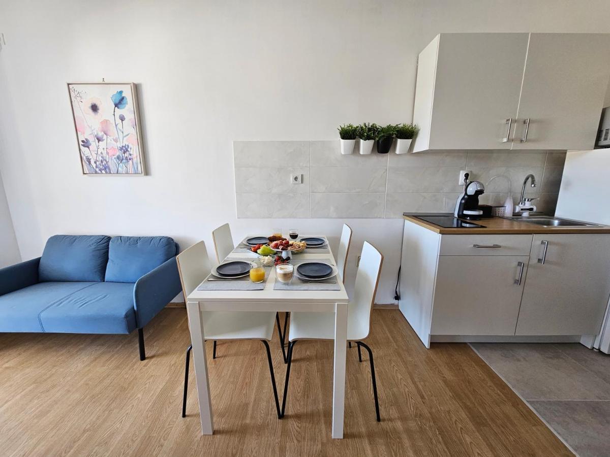 Studio Apartment Pegy 비르 외부 사진